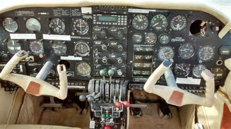 Painel Aztec | Cockpit, Aviation, Aztec