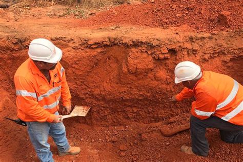 Bauxite Hills Mine to lose 240 jobs as Weipa facility struggles to land Chinese contracts - ABC News