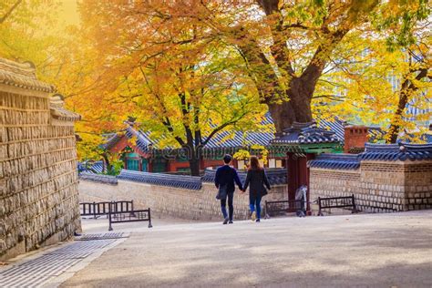 Gyeongbokgung Palace. editorial stock image. Image of downtown - 79863084