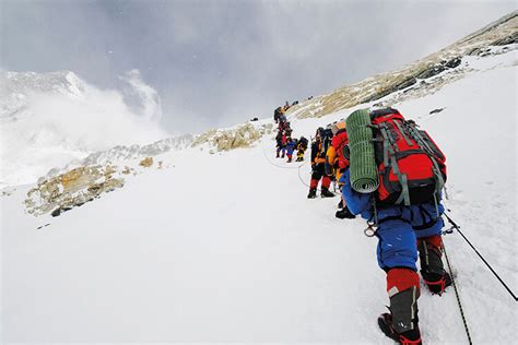 Everest faces the challenge of rising temperatures and more climbers