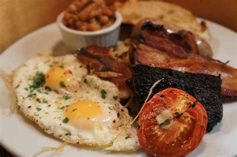 The 10 Best Brunch Spots In Old Montreal