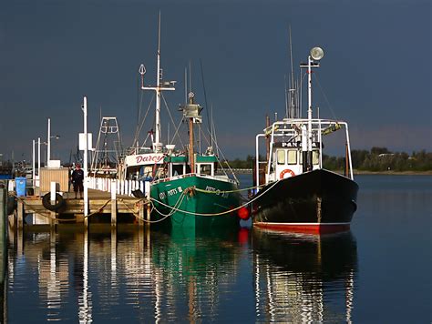 Fotos gratis : mar, agua, Oceano, muelle, noche, reflexión, vehículo ...