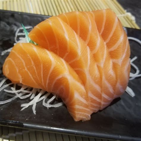 Salmon Sashimi (Half)