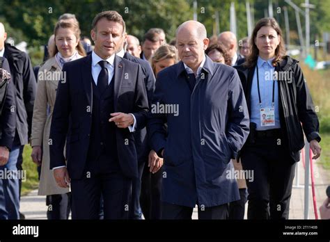 Emmanuel macron beach hi-res stock photography and images - Alamy