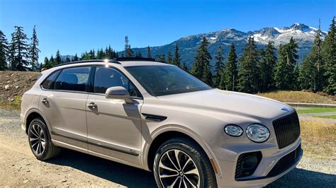 5 Over-the-Top Luxuries in the New 2023 Bentley Bentayga | AutoTrader.ca