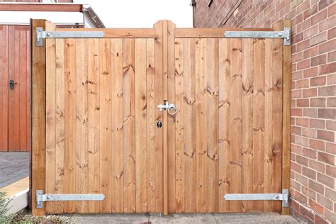 🔨 How to Build a Double-Fence Gate | BuildEazy