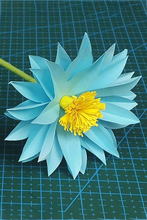 Easy Paper Flowers for DIY Home Decor - Flower Making in 2023 | Easy paper flowers, Paper ...