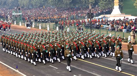 Broadsword: Republic Day Parade 2011: photos from dress rehearsal (march-past)