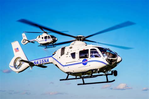 Airbus Helicopters entrega dos de los tres H135 encargados por la NASA