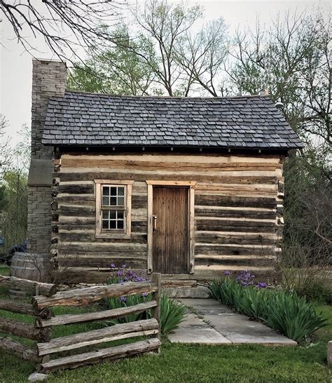 Original McDonald County Courthouse (This log building now sits near ...