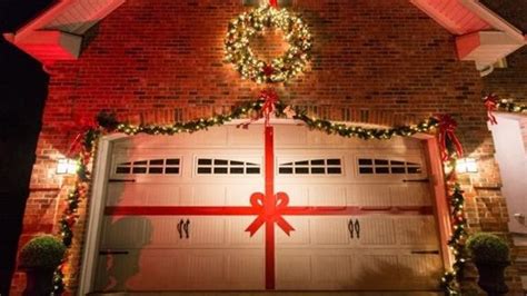 Decorating Your Garage For Christmas | Christmas door decorations, Garage door christmas ...