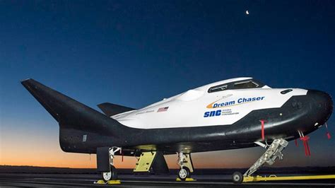 NASA enthüllt sein neues wiederverwendbares Raumfahrzeug - den Dream Chaser