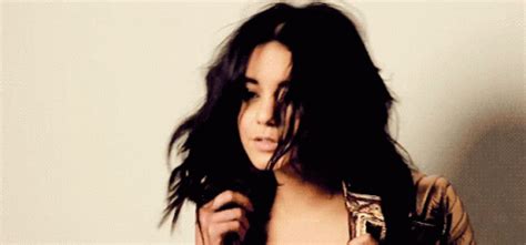 Vanessa Hudgens GIF - Vanessa Hudgens - Discover & Share GIFs