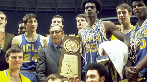 1971 Sidney Wicks - UCLA with head coach John Wooden | Ucla basketball ...