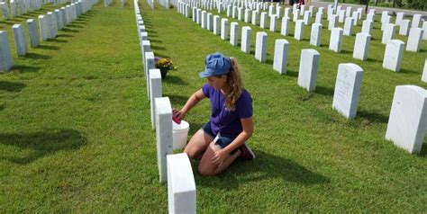 Jacksonville National Cemetery helps teach at-risk youth about dignity ...