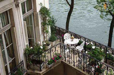 25-Paris-Balcony-Terrace-on-Ile-Saint-Louis-vacation-Apartment-rental ...