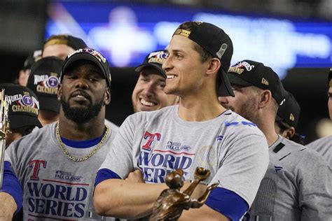 Rangers' Corey Seager is asked awkward question about Dodgers - Los ...