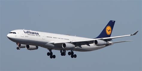 Flug aus Chicago: Airbus A340 von Lufthansa hatte in Frankfurt ...