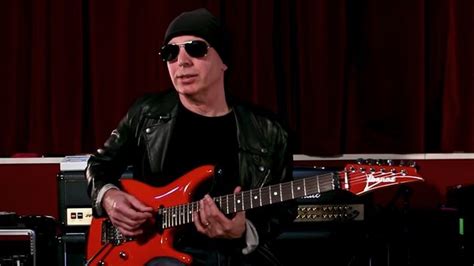 JOE SATRIANI - The Joe Satriani Guitar Method Episode 2: Combining Chords & Licks; Video ...