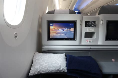 Flying a Month-Old Dreamliner: LOT 787-9 Business Class Review - The Points Guy