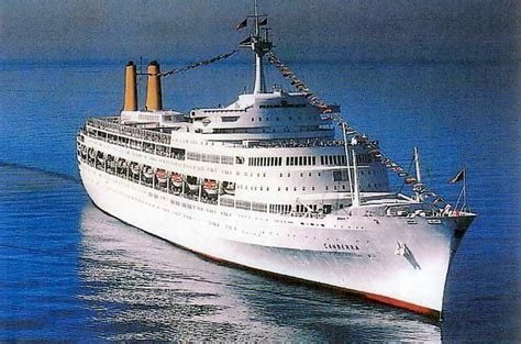 P&O Canberra Cruise Ship #P&OCanberra #CruiseShip | Ocean cruise, Cruise liner, Passenger ship