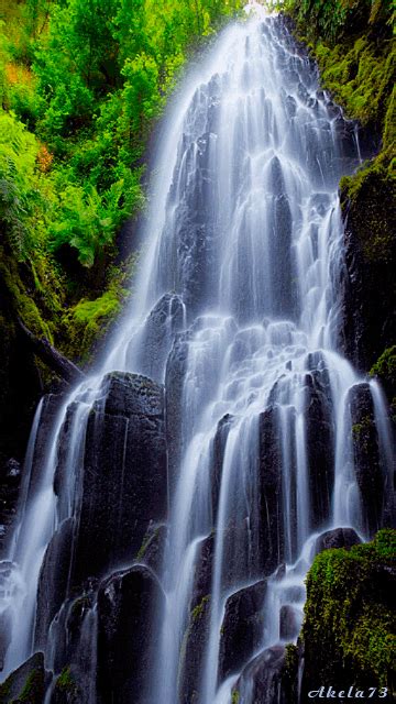 Anime Waterfall Gif - 17 Best Images About Gif Waterfalls On Pinterest | Boconcwasupt