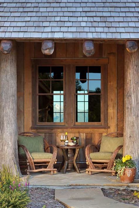 A rustic dream house surrounded by the breathtaking Montana mountains