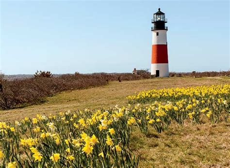 10 Essential New England Lighthouses - New England