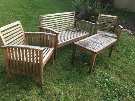 Refinishing Teak Outdoor Furniture | ThriftyFun