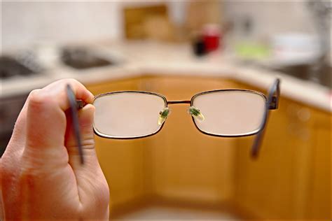 HOW TO AVOID FOGGY GLASSES - GogglesNMore