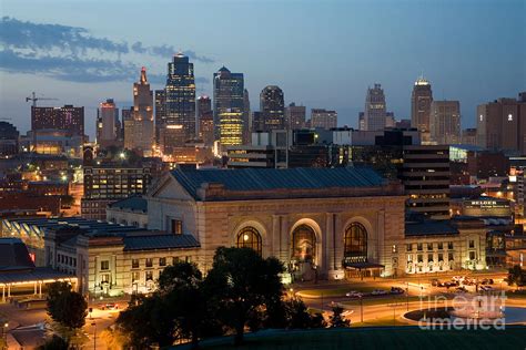 Downtown Kansas City MO Skyline at dusk Photograph by Bill Cobb - Fine ...