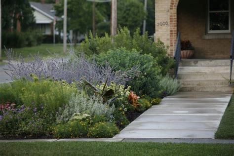 10 Ideas to Steal from Prairie-Style Gardens - Gardenista | Front ...