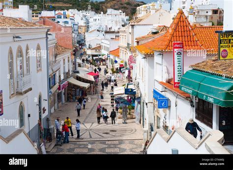 Rua 5 de Outobro, Albufeira, Algarve, Portugal Stock Photo - Alamy