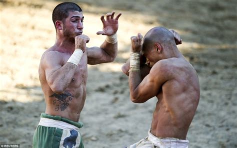 Calcio Storico 'historic football' match sees players punch and kick ...