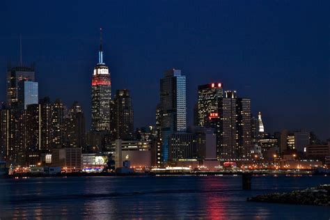 File:New York City at night-0.jpg - Wikimedia Commons