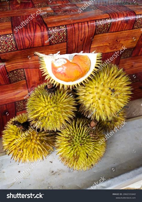 Buah Buahan Tempatan: Over 5 Royalty-Free Licensable Stock Photos | Shutterstock