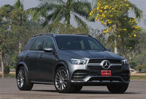 Mercedes-Benz GLE300d 4MATIC AMG Dynamic (2020) review