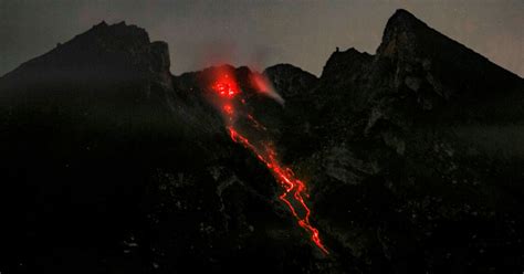 Erupting Mount Merapi spews ash, lava | New Straits Times