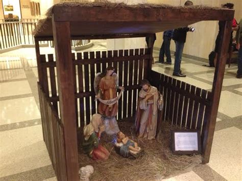 Hobby Lobby helped sponsor Nativity scene in Fla. Capitol