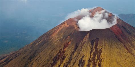 Highest Volcano in Nicaragua Records Explosion of Gases and Ashes