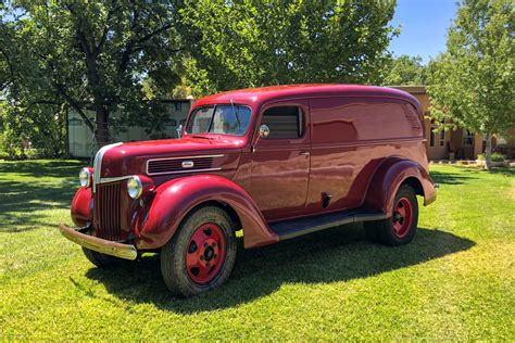 1941 FORD DELIVERY PANEL TRUCK