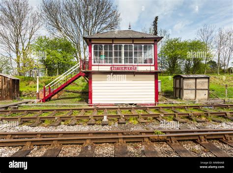 Abandoned train station signal box hi-res stock photography and images ...