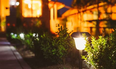 Must-Know Outdoor Lighting Tips for Entertaining Guests - Astoria Lighting Co