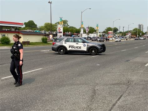 Man taken to hospital, suspect in custody after Toronto shooting ...