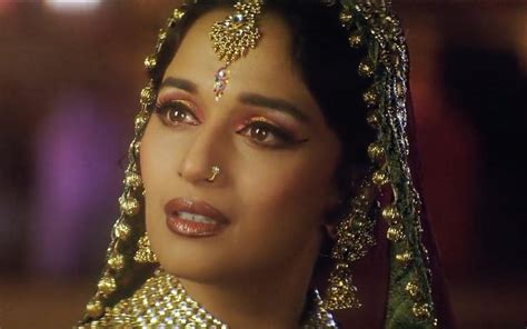 Madhuri Dixit in Devdas (2002) in 2024 | Bollywood makeup, Madhuri ...