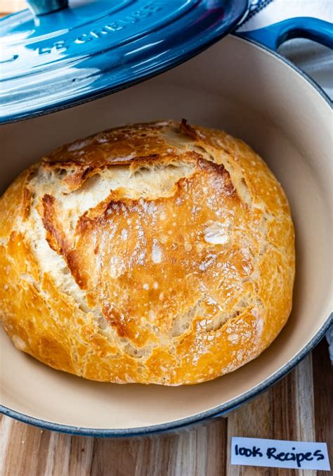 The BEST No Knead Bread Recipe { Dutch Oven Bread}