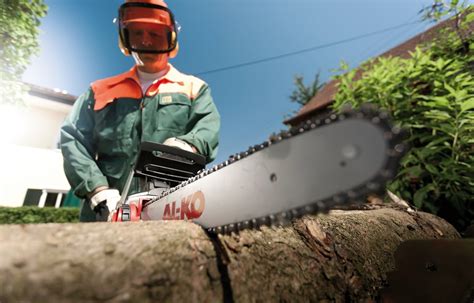 Chainsaw Guides: Tips Safety with Electric Chainsaw