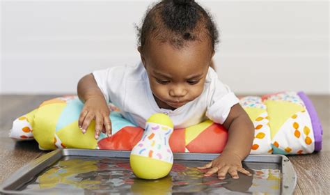 Fun developmental activities for babies: 5-6 months | Lovevery