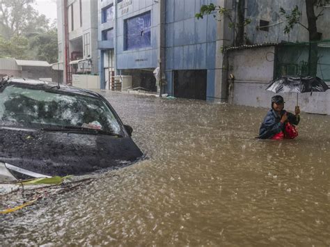 Cyclone Michaung: Govt Offices, Banks to Remain Shut in These Tamil ...