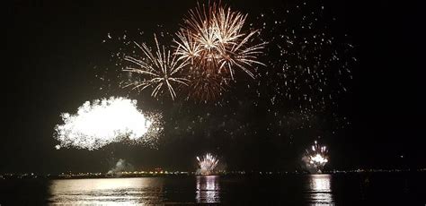 Australia - Sydney New Years Eve Fireworks Photograph by Jeffrey Shaw ...